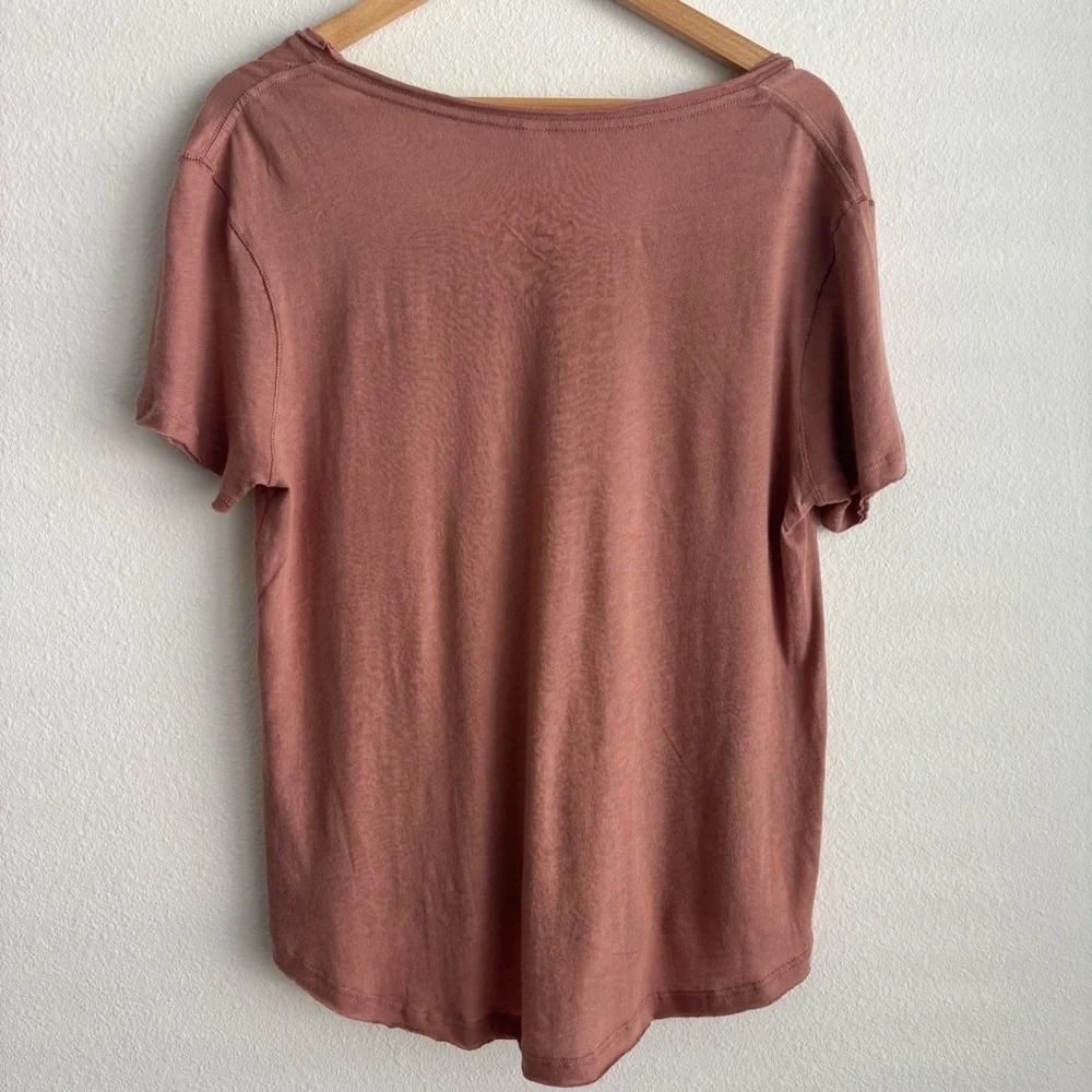 ALO Yoga Rosewater Playa Tee Mauve Short Sleeve Modal Supima Cotton Blend Top M